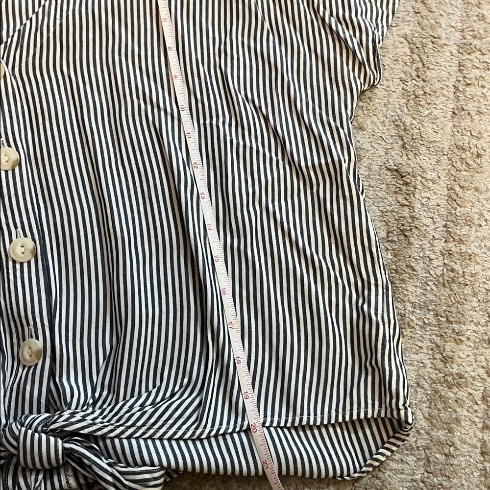 Universal Thread Striped Blue & White Tie-Front Button Short Sleeve Shirt Medium - Picture 8 of 8